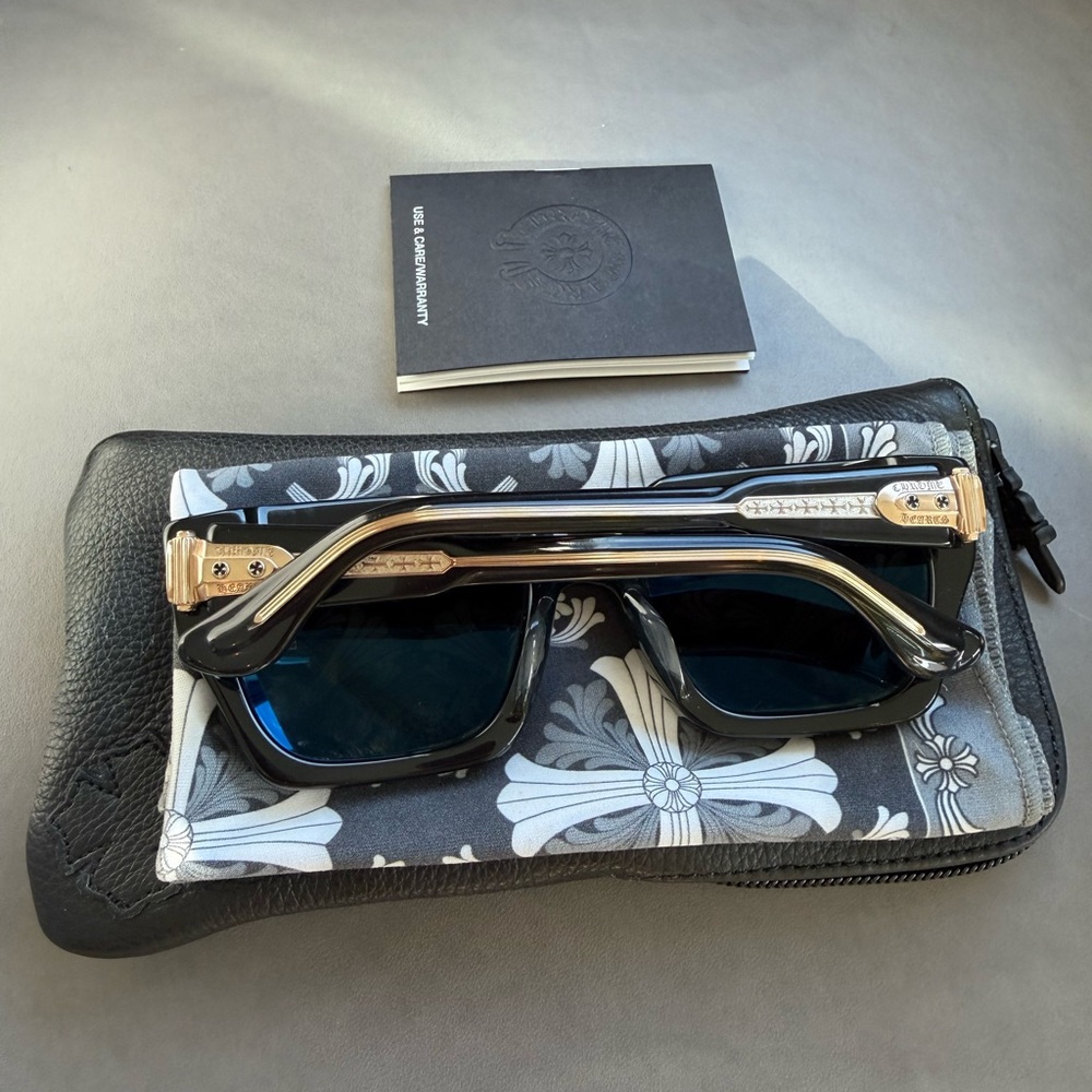 Chrome Hearts
Chrome Hearts Jelly & Jam Shades

Black Sunglasses with Case - Picture 2 of 7